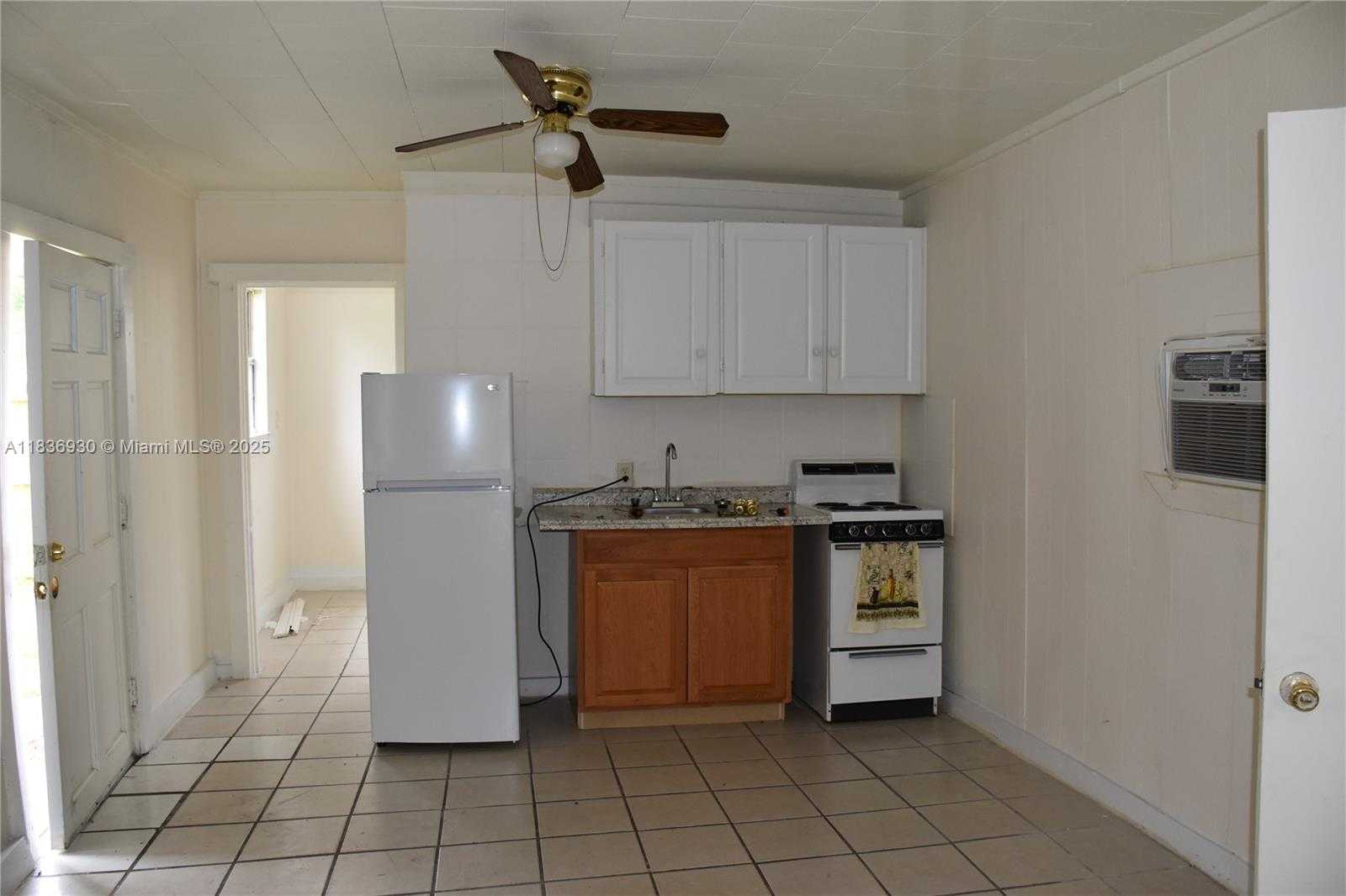 Small Image of 2611 HIAWATHA AVE, Sanford Number 2