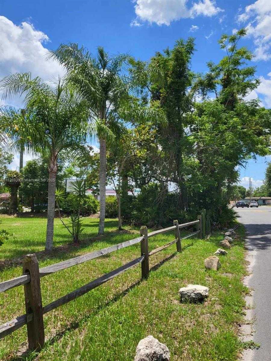Small Image of 2611 HIAWATHA AVE, Sanford Number 9