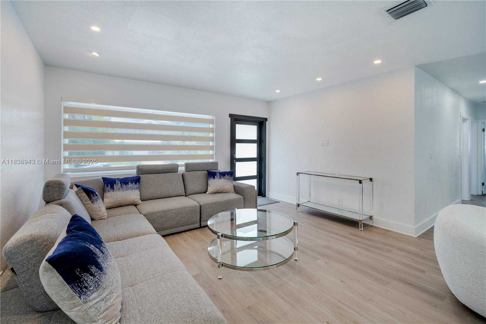 Small Image of 1931 SOUTH WEST 22ND AVE, Fort Lauderdale Number 8