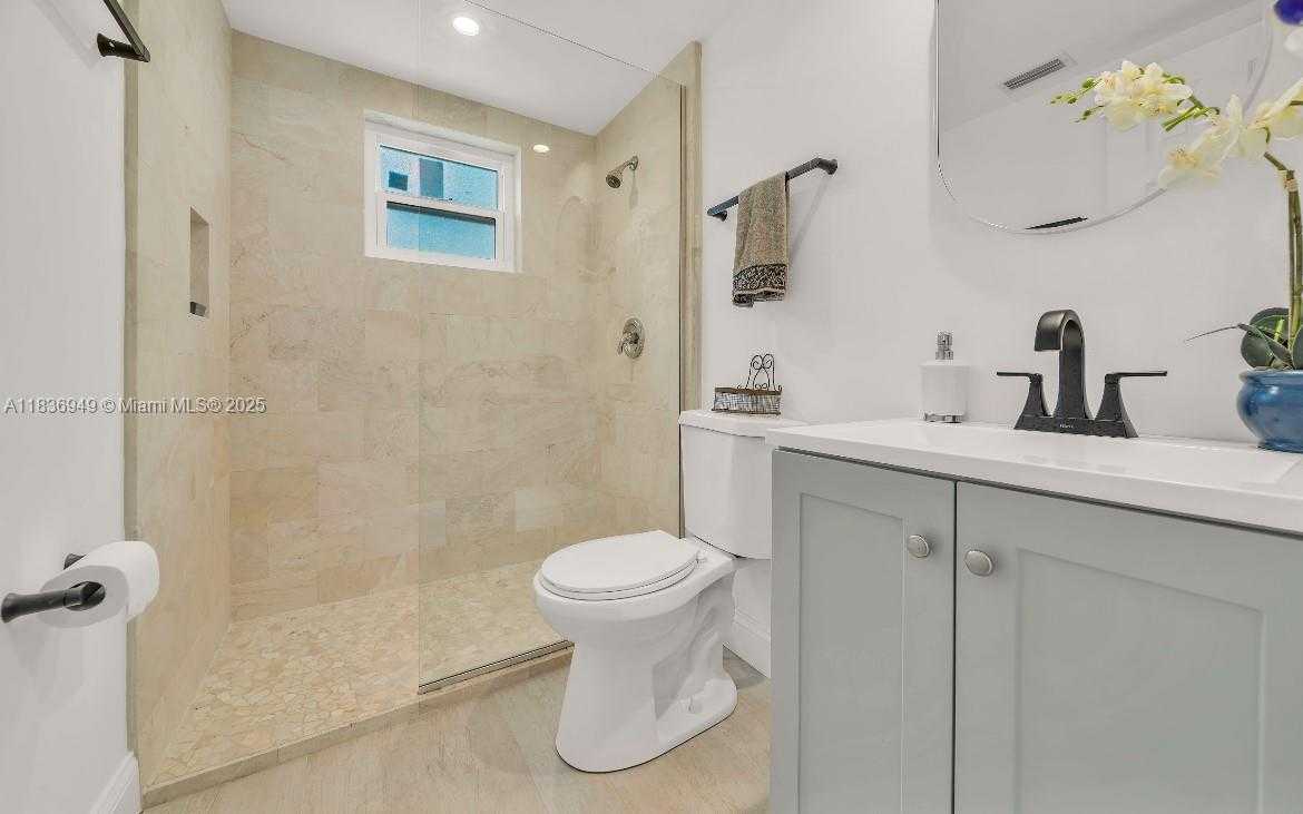 Small Image of 27237 RIO VISTA CIRCLE, Bonita Springs Number 61