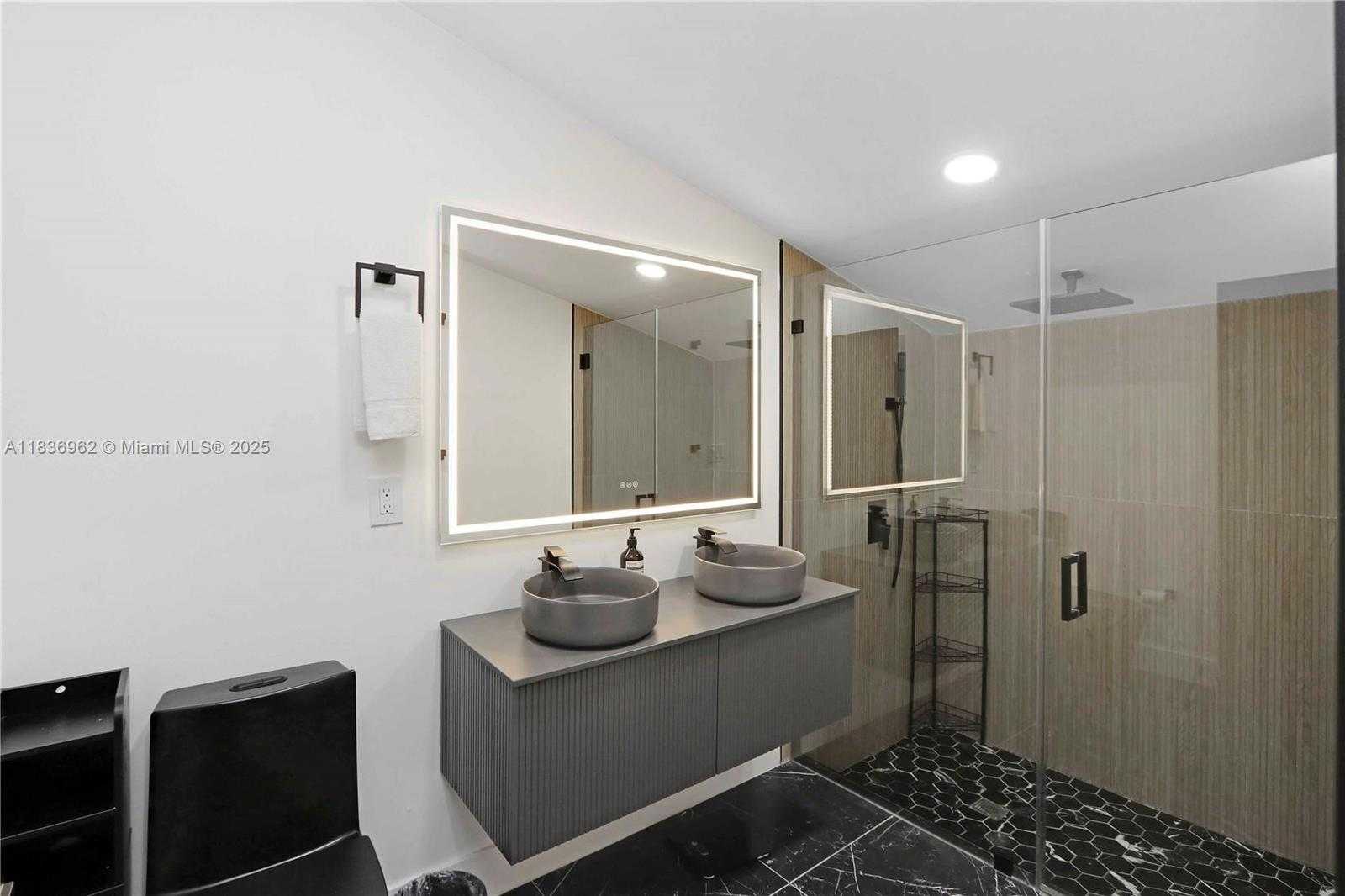 Small Image of 231 NORTH EAST 45TH ST, Miami Number 11