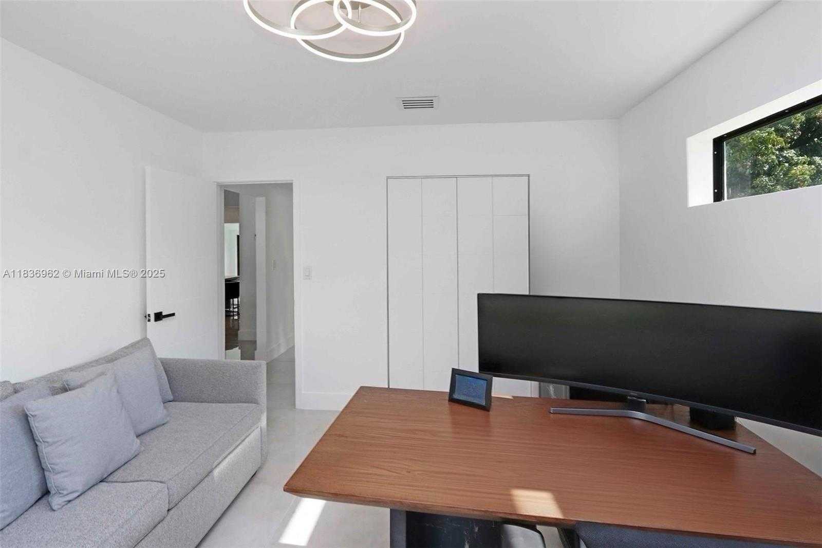 Small Image of 231 NORTH EAST 45TH ST, Miami Number 13