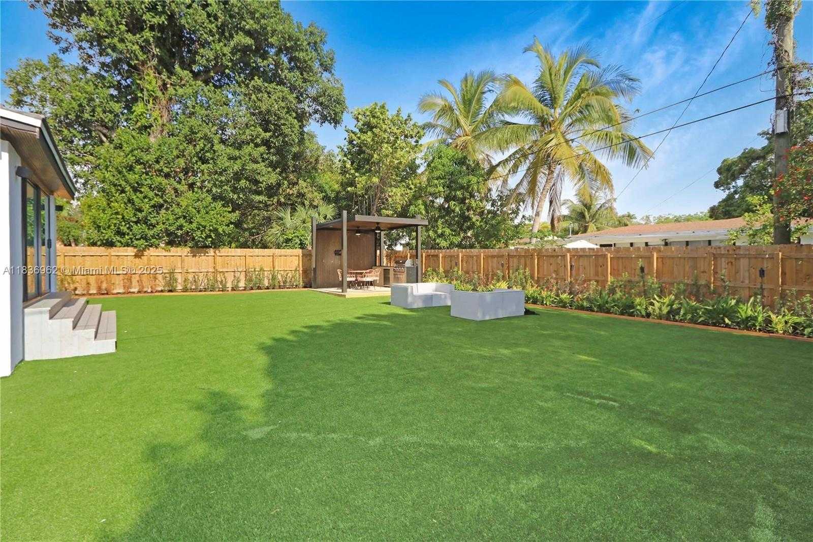 Small Image of 231 NORTH EAST 45TH ST, Miami Number 19