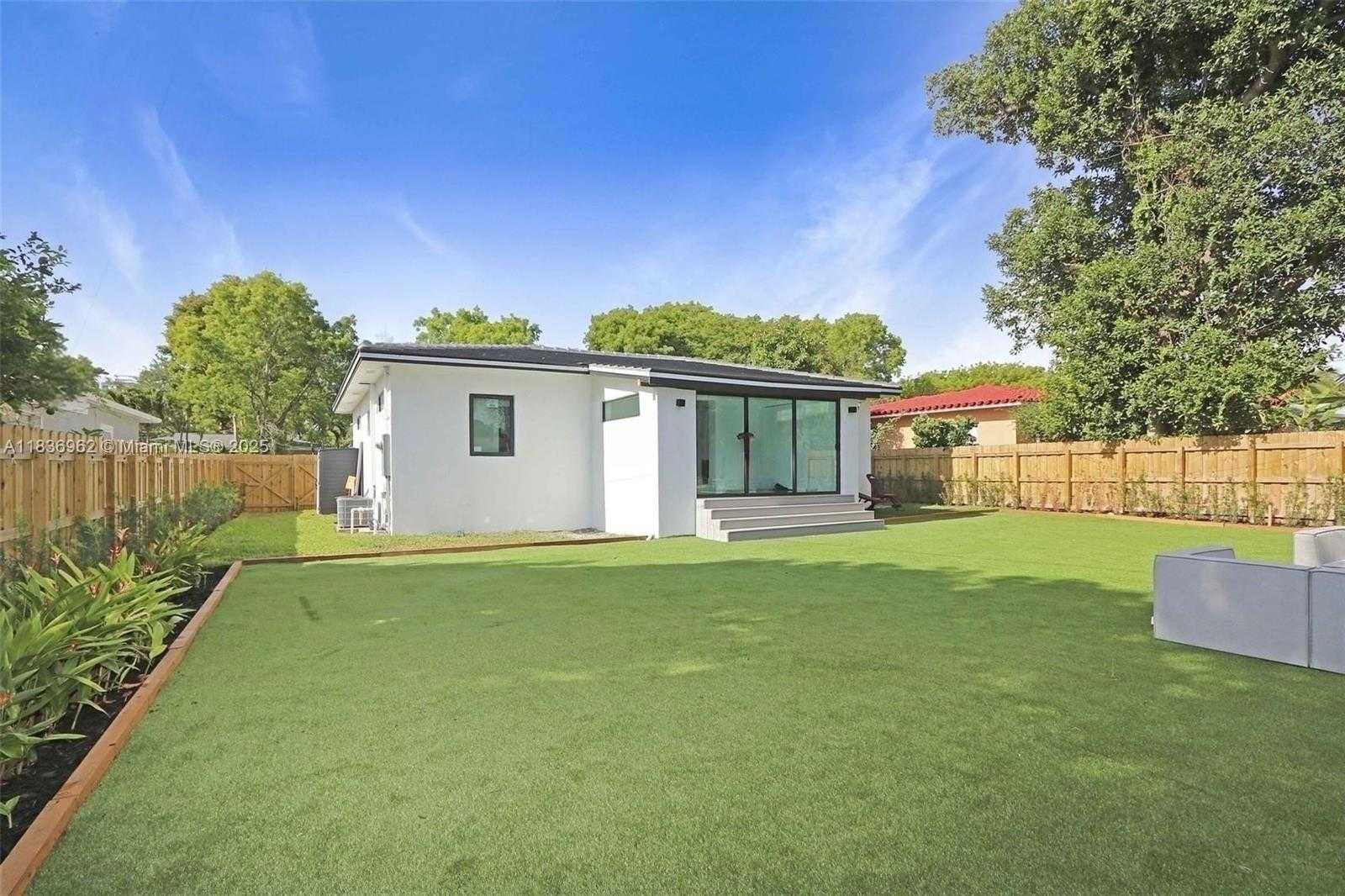 Small Image of 231 NORTH EAST 45TH ST, Miami Number 21