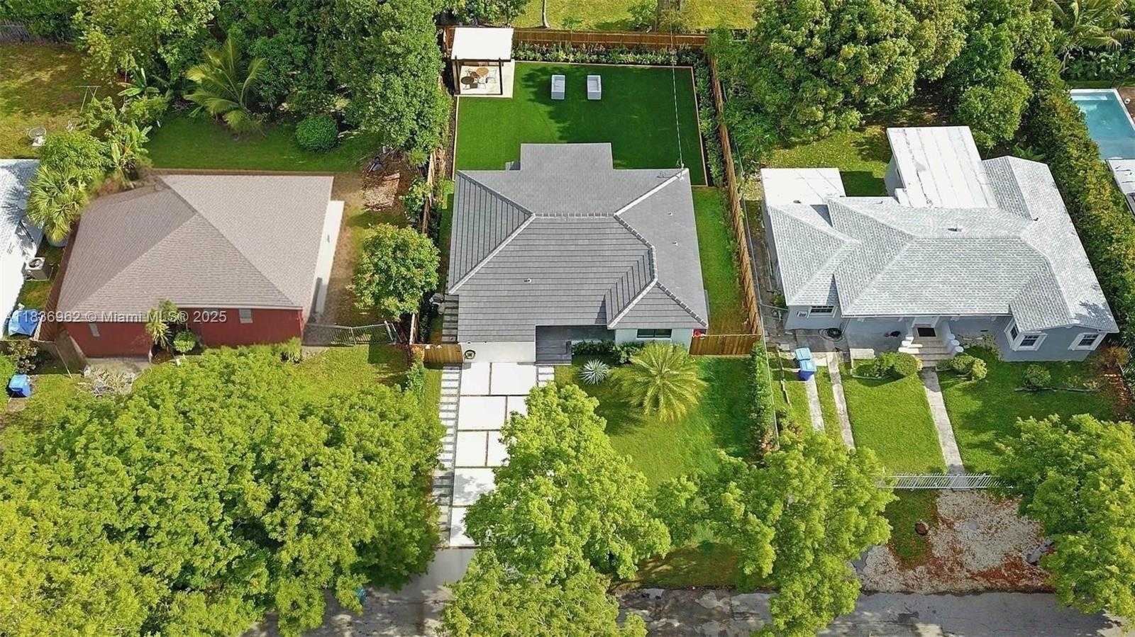 Small Image of 231 NORTH EAST 45TH ST, Miami Number 22