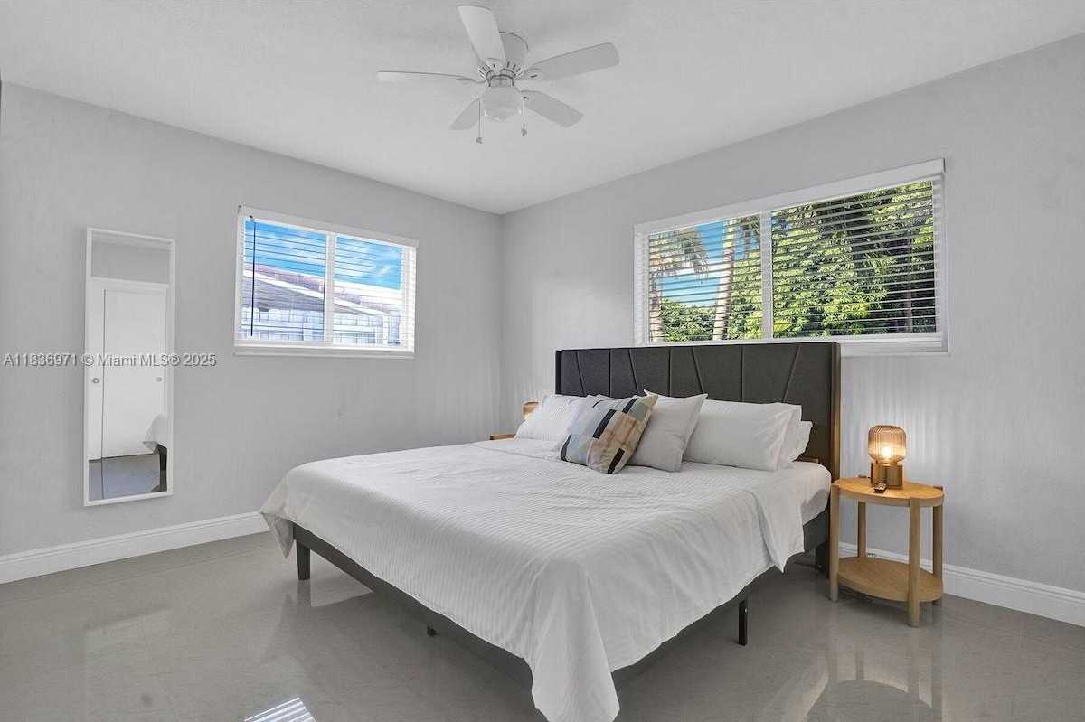 Small Image of 1650 SOUTH WEST 27TH AVE, Fort Lauderdale Number 10