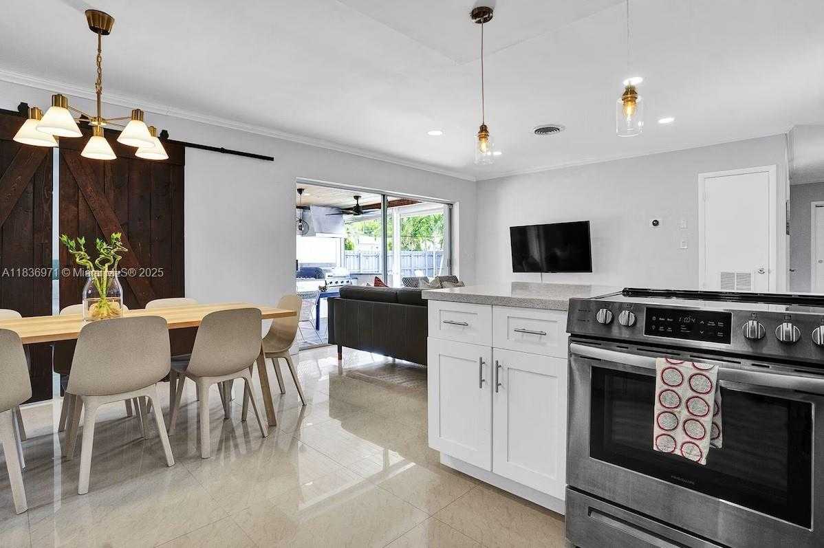 Small Image of 1650 SOUTH WEST 27TH AVE, Fort Lauderdale Number 14