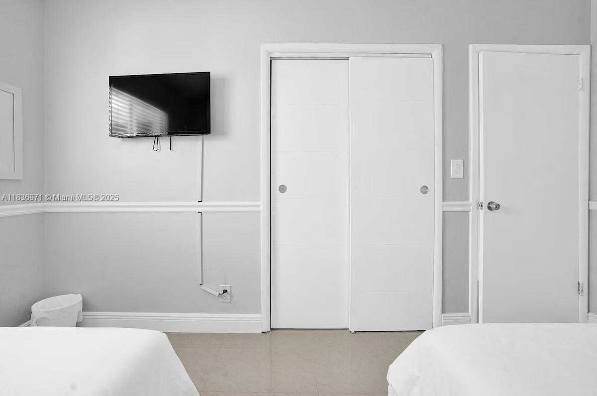 Small Image of 1650 SOUTH WEST 27TH AVE, Fort Lauderdale Number 8