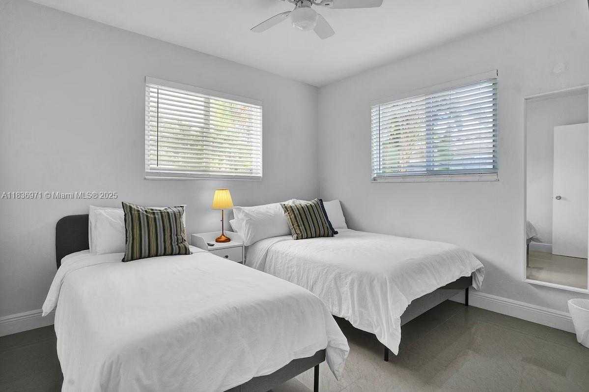 Small Image of 1650 SOUTH WEST 27TH AVE, Fort Lauderdale Number 9