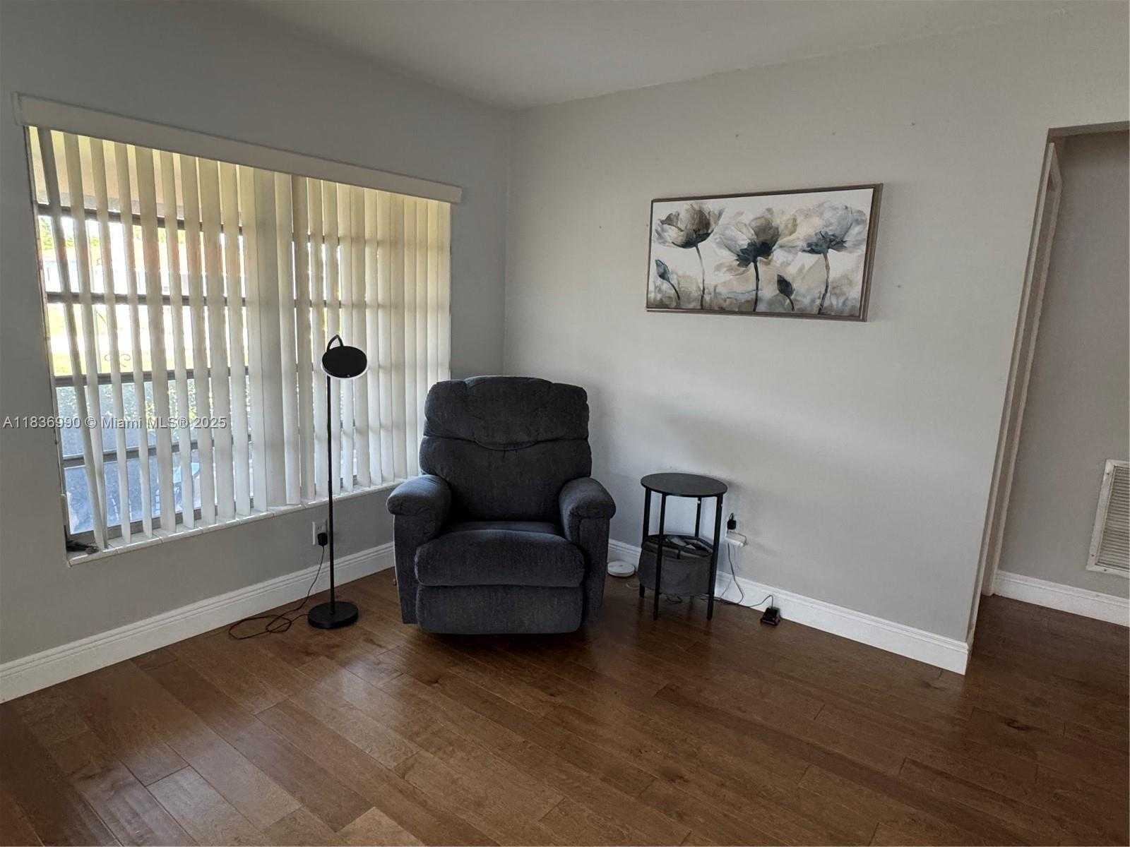 Small Image of 4621 NORTH EAST 2ND AVE, Oakland Park Number 12