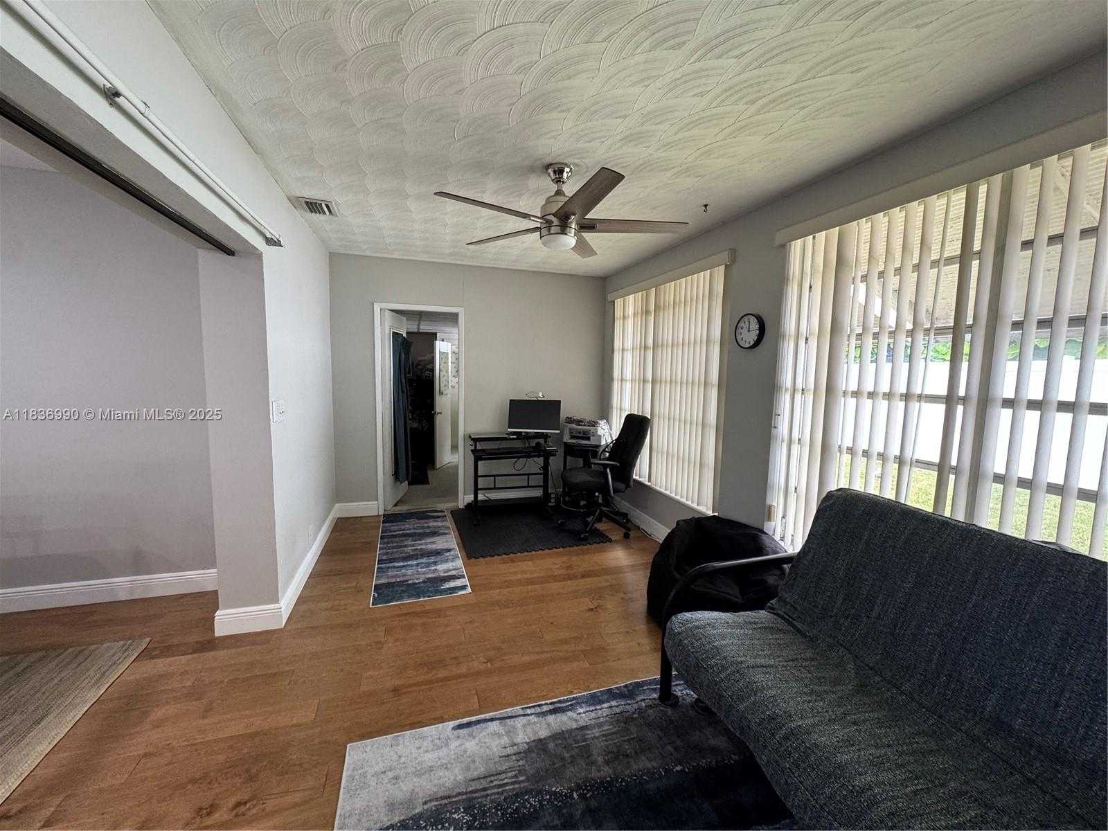 Small Image of 4621 NORTH EAST 2ND AVE, Oakland Park Number 14