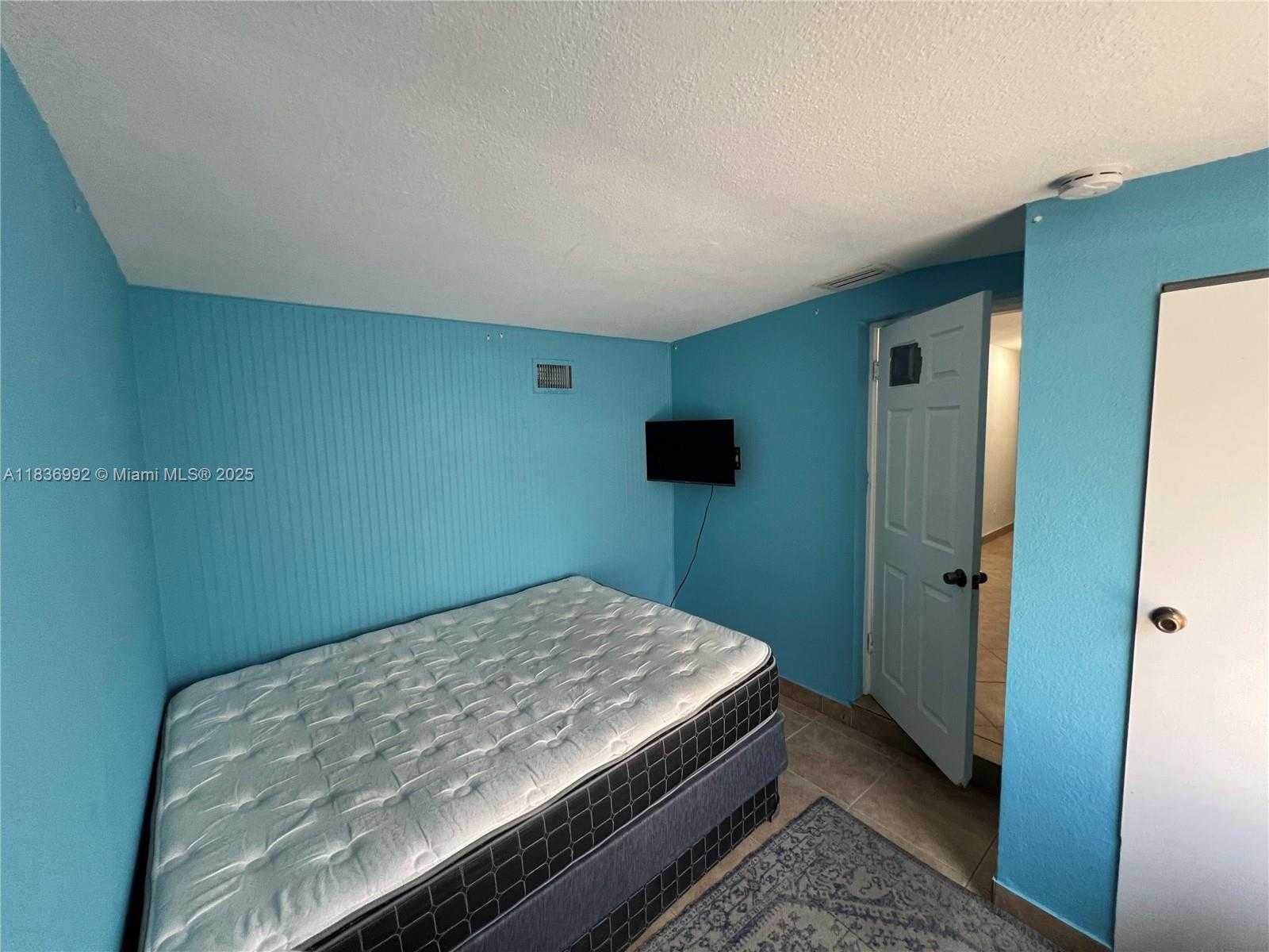 Small Image of 1885 NORTH EAST 53RD ST, Pompano Beach Number 10