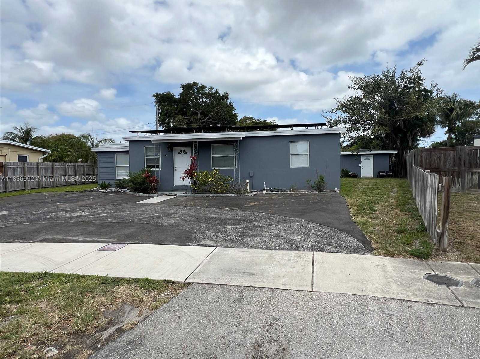 Small Image of 1885 NORTH EAST 53RD ST, Pompano Beach Number 2