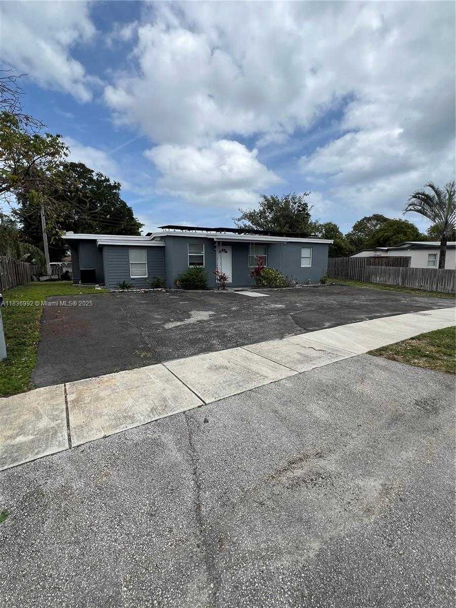 Small Image of 1885 NORTH EAST 53RD ST, Pompano Beach Number 3