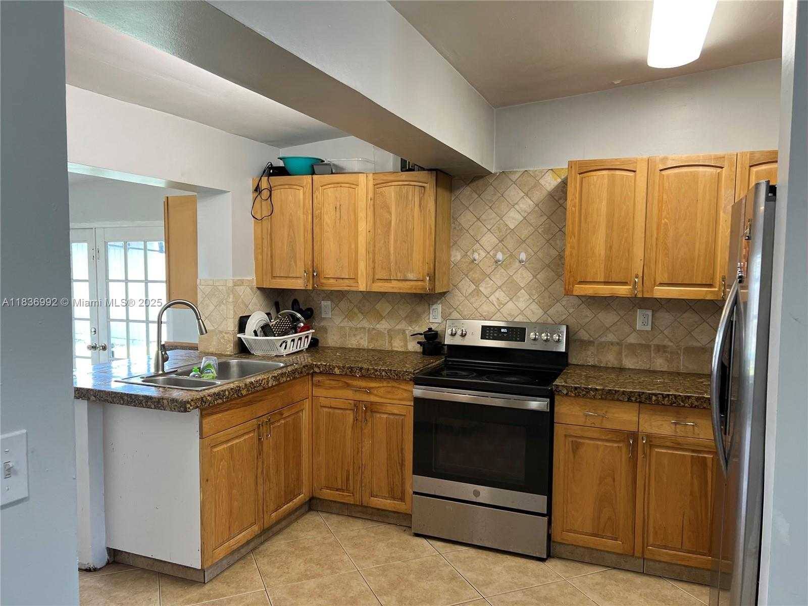 Small Image of 1885 NORTH EAST 53RD ST, Pompano Beach Number 5
