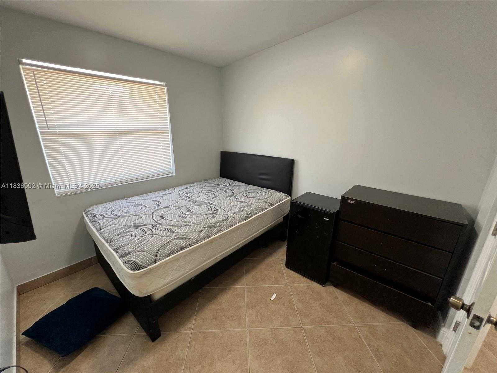 Small Image of 1885 NORTH EAST 53RD ST, Pompano Beach Number 7