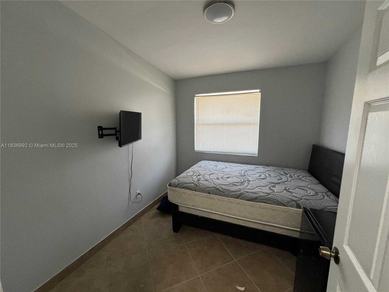 Small Image of 1885 NORTH EAST 53RD ST, Pompano Beach Number 9