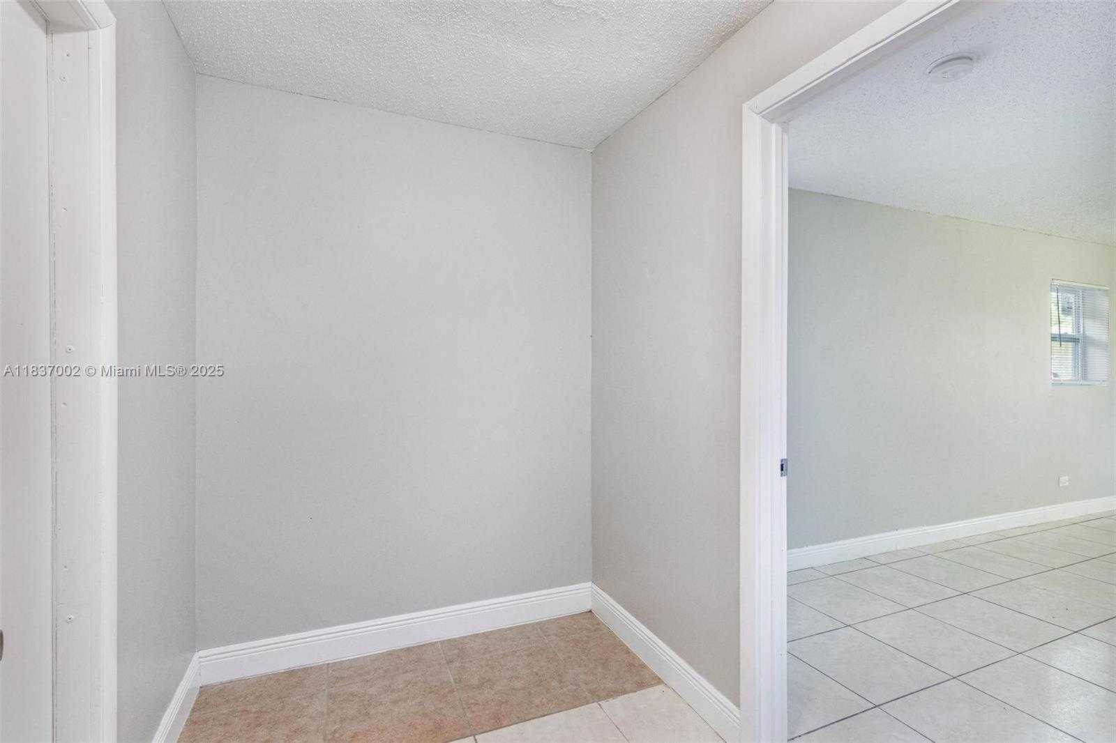 Small Image of 1609 SOUTH 23RD AVE, Hollywood Number 18
