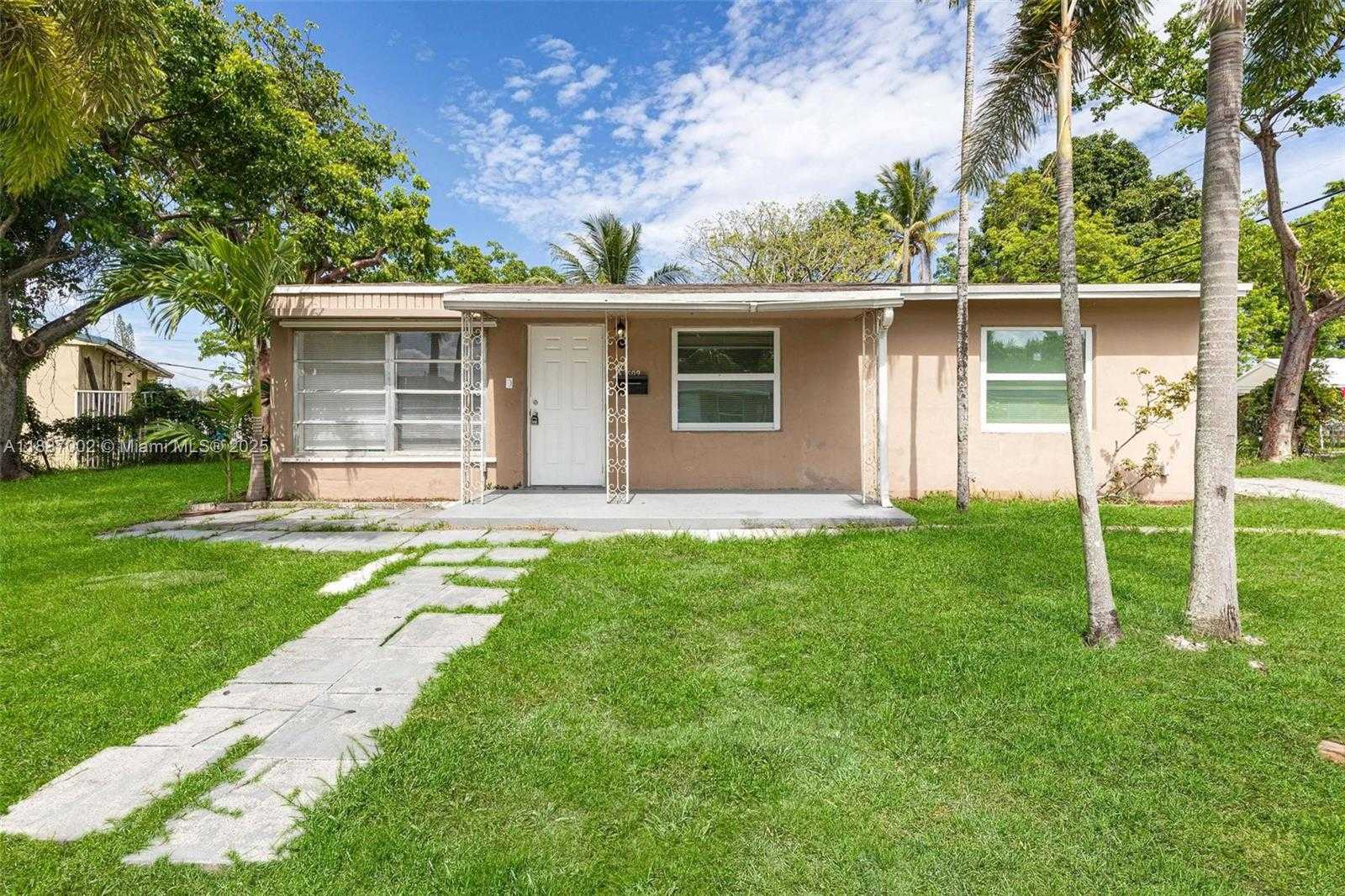 Small Image of 1609 SOUTH 23RD AVE, Hollywood Number 2