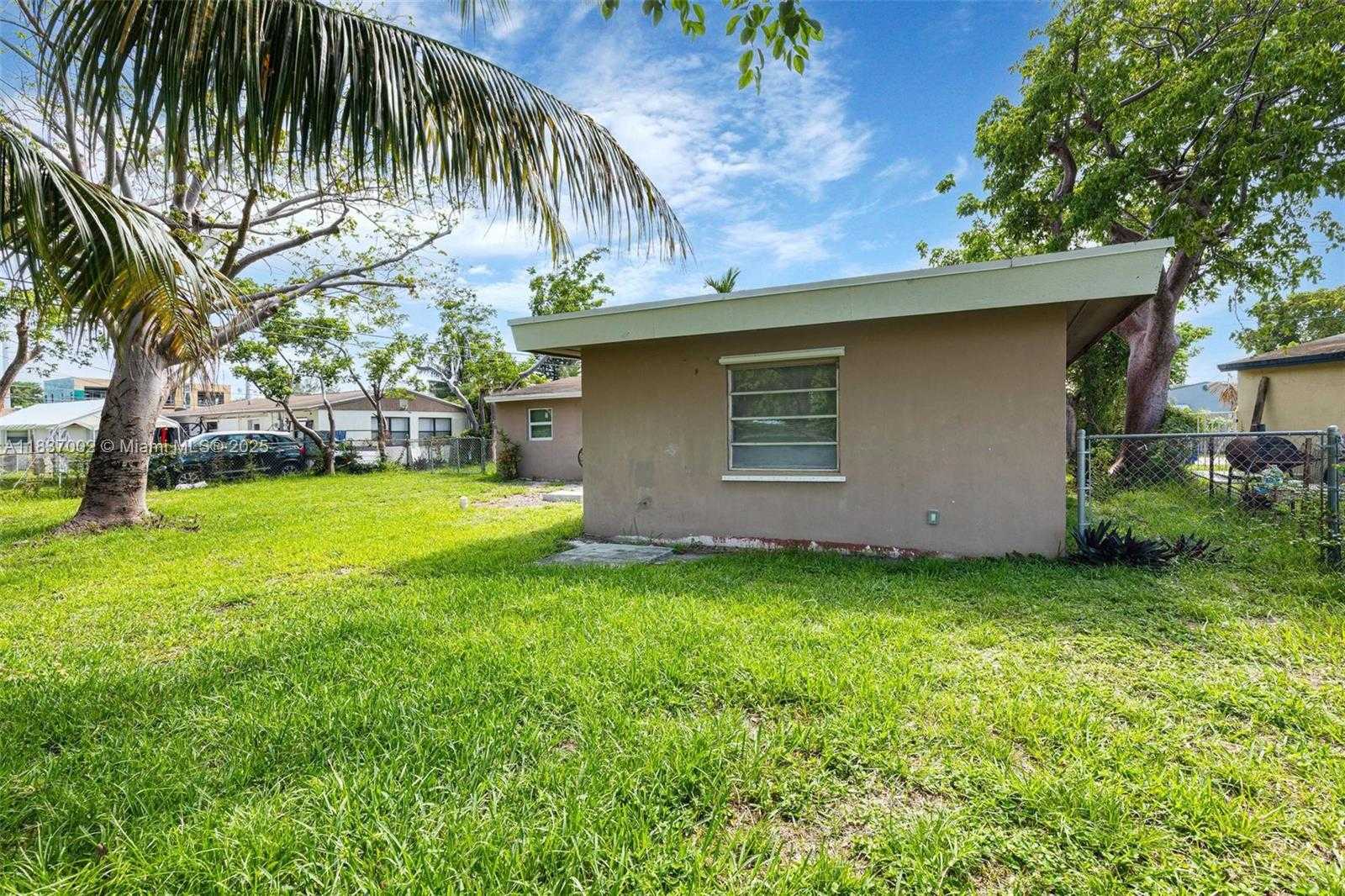 Small Image of 1609 SOUTH 23RD AVE, Hollywood Number 26
