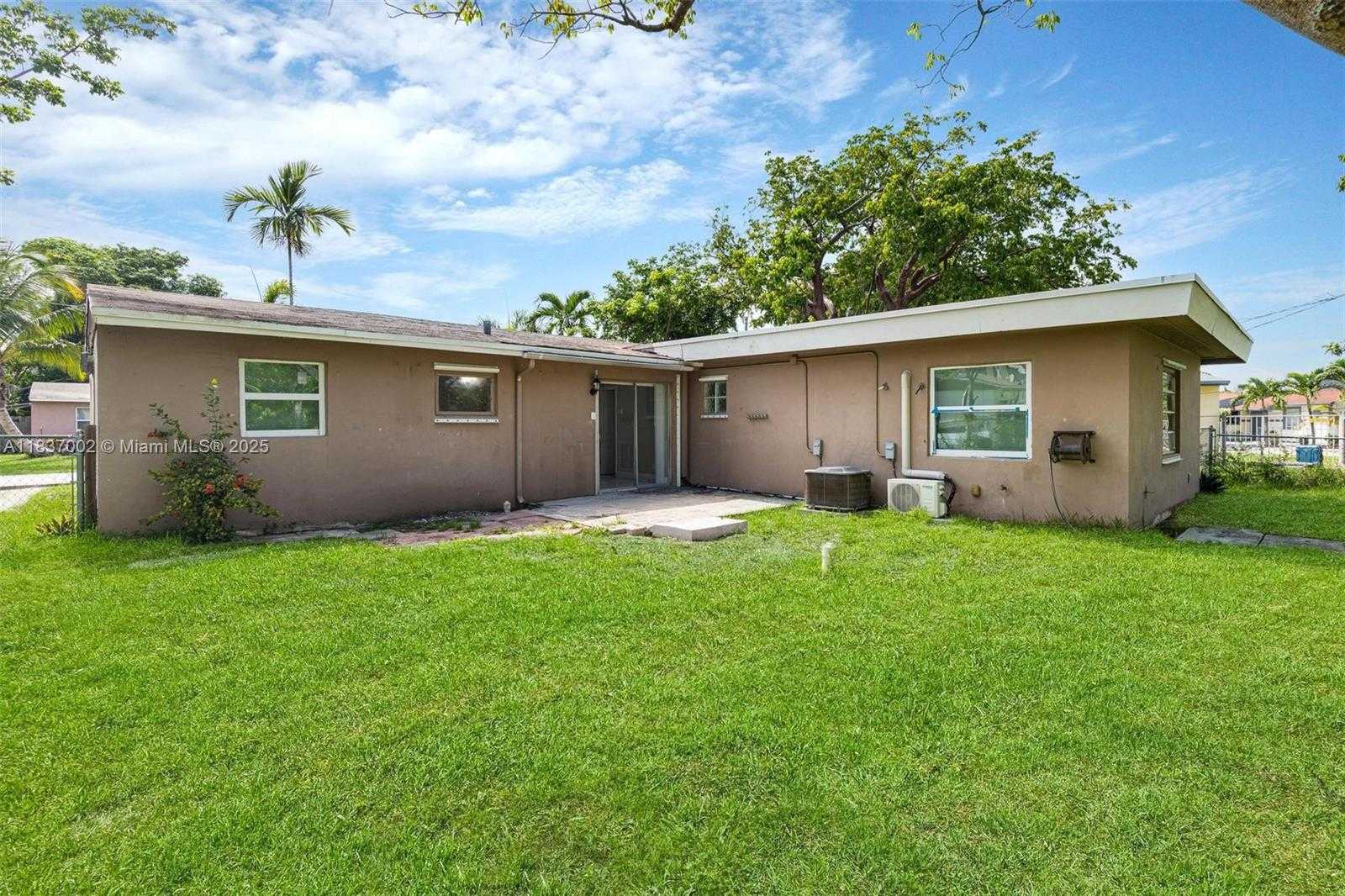 Small Image of 1609 SOUTH 23RD AVE, Hollywood Number 27