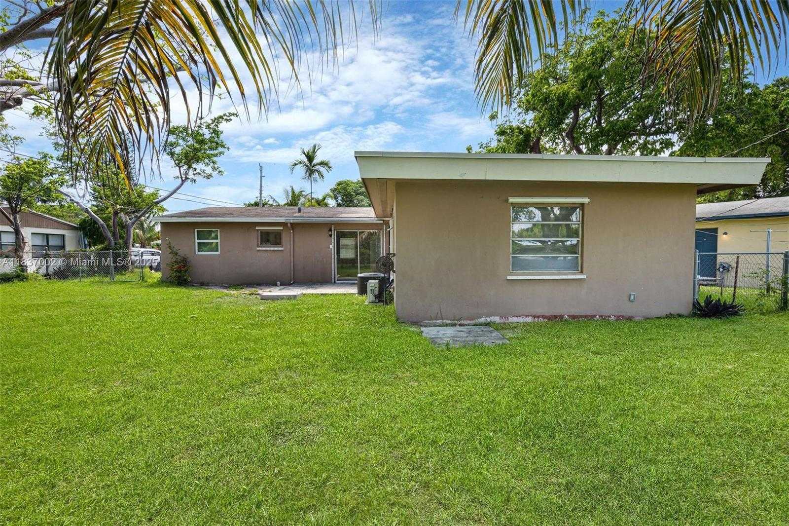 Small Image of 1609 SOUTH 23RD AVE, Hollywood Number 28