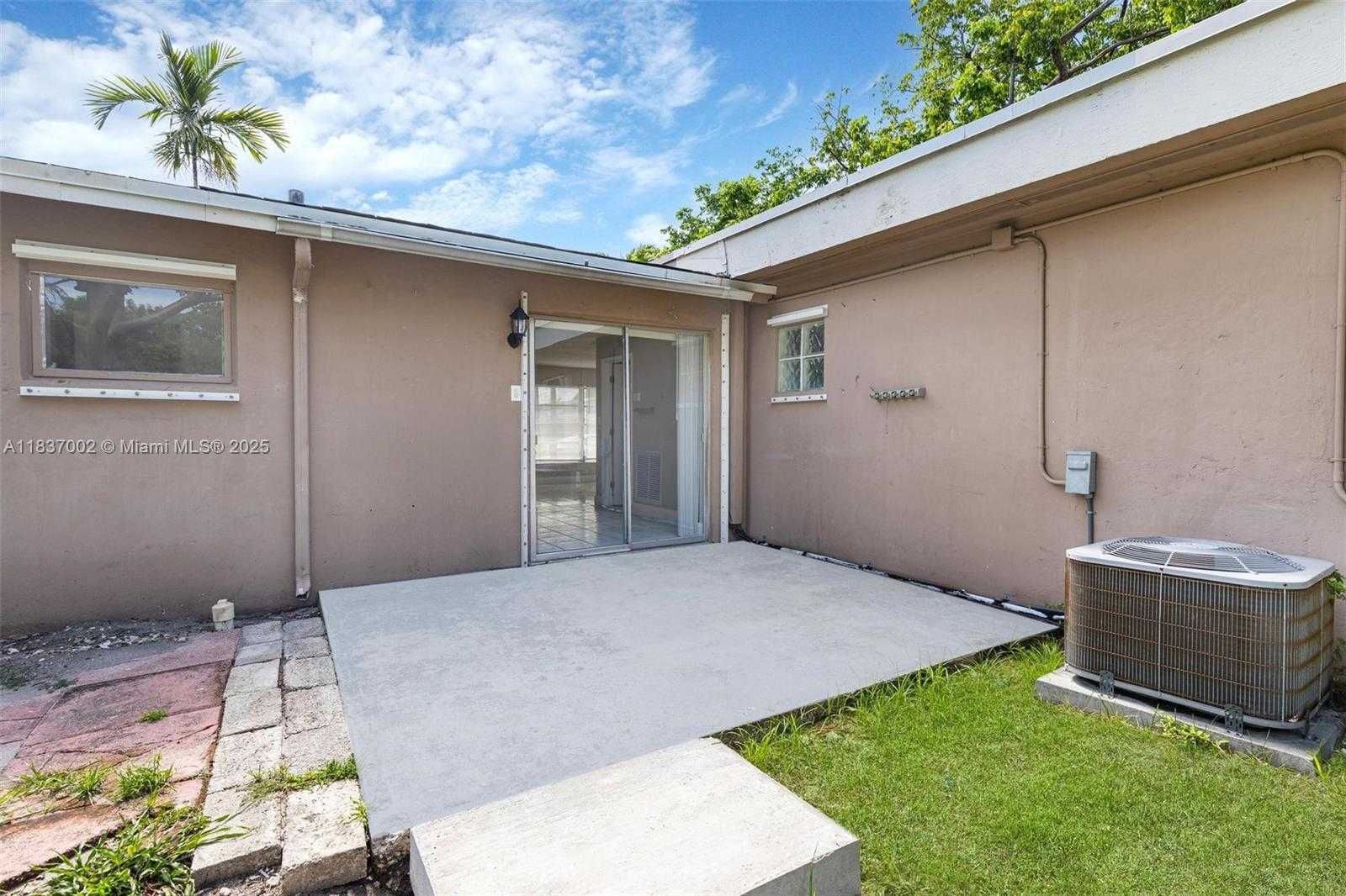 Small Image of 1609 SOUTH 23RD AVE, Hollywood Number 30