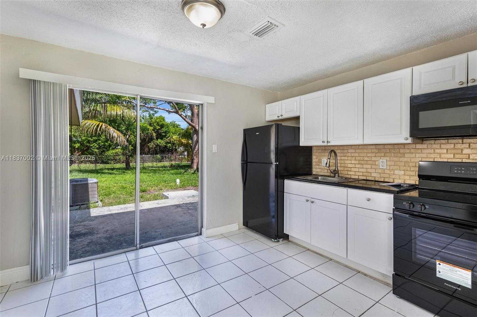 Small Image of 1609 SOUTH 23RD AVE, Hollywood Number 7