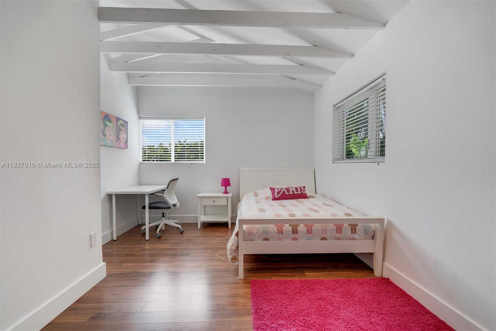 Small Image of 5308 RIVIERA DR, Coral Gables Number 12