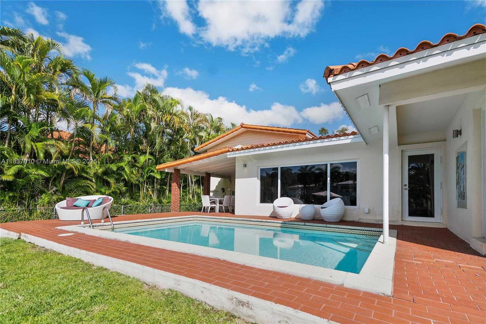 Small Image of 5308 RIVIERA DR, Coral Gables Number 16