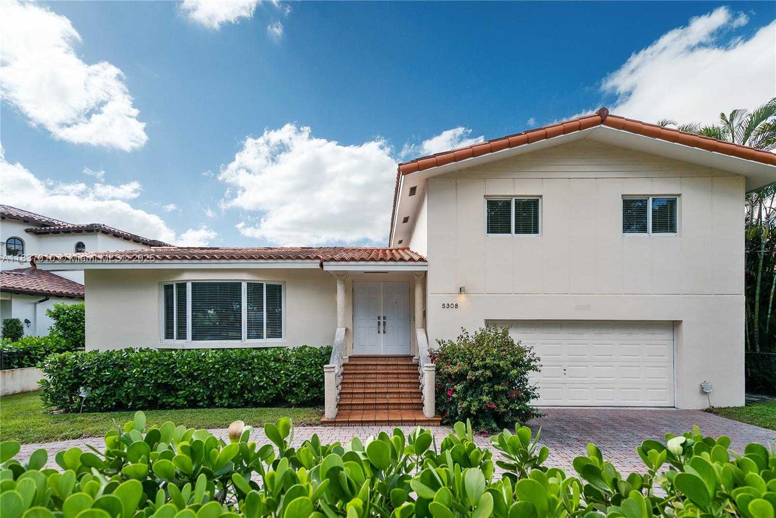 Small Image of 5308 RIVIERA DR, Coral Gables Number 5
