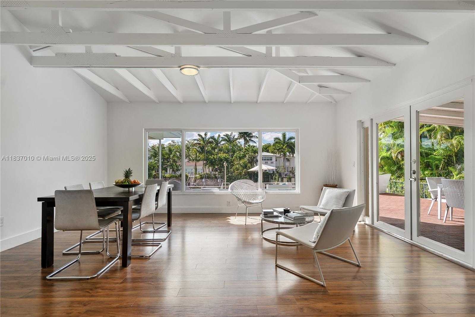 Small Image of 5308 RIVIERA DR, Coral Gables Number 7