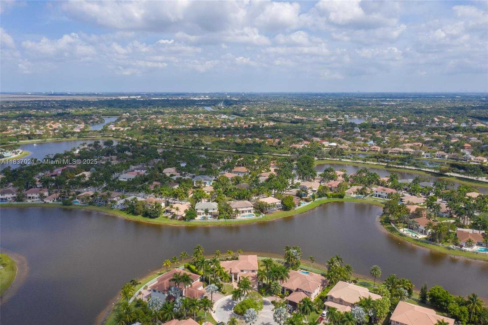 Small Image of 934 GULFSTREAM CT, Weston Number 15