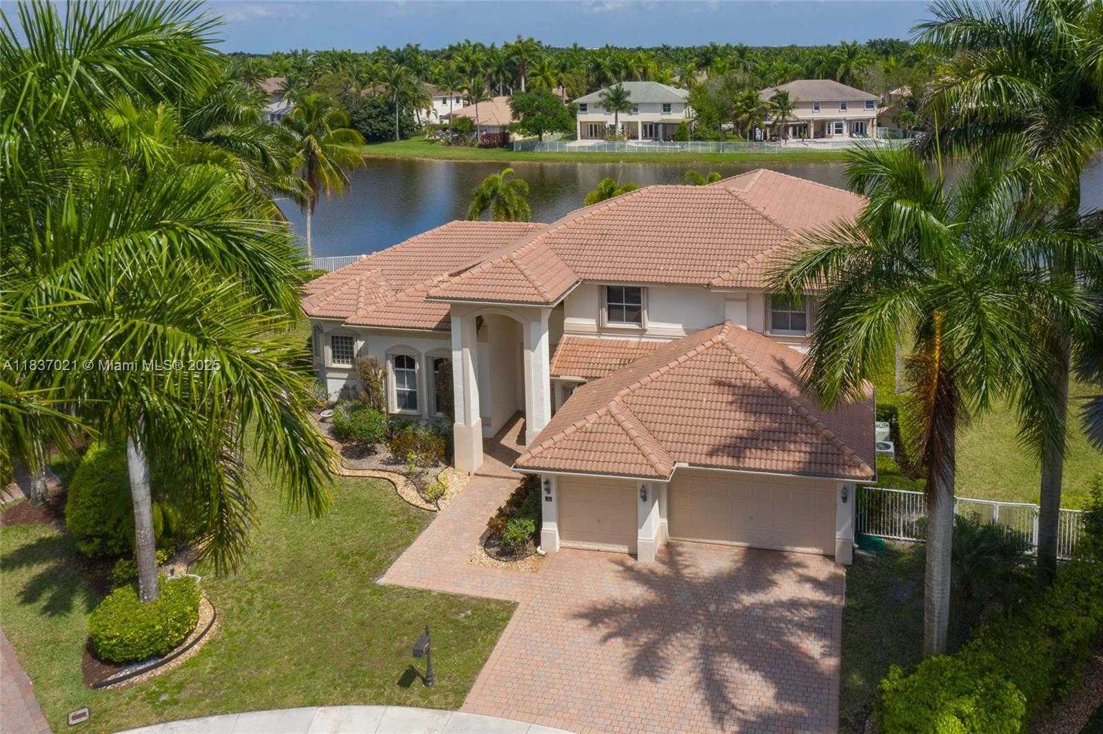 Small Image of 934 GULFSTREAM CT, Weston Number 18
