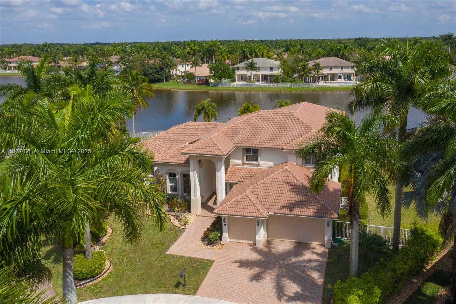 Small Image of 934 GULFSTREAM CT, Weston Number 19