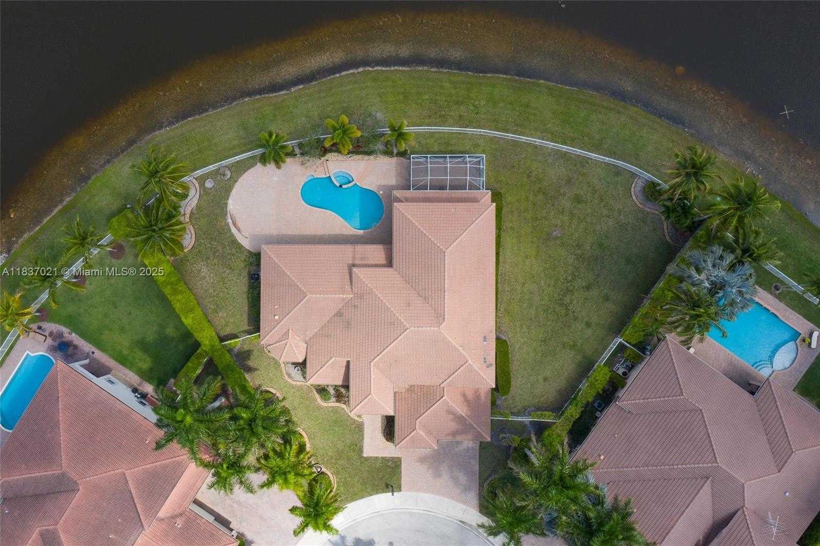 Small Image of 934 GULFSTREAM CT, Weston Number 2