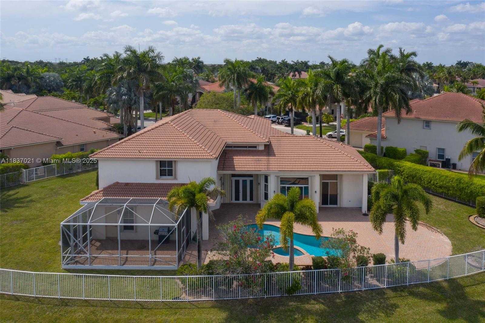 Small Image of 934 GULFSTREAM CT, Weston Number 22