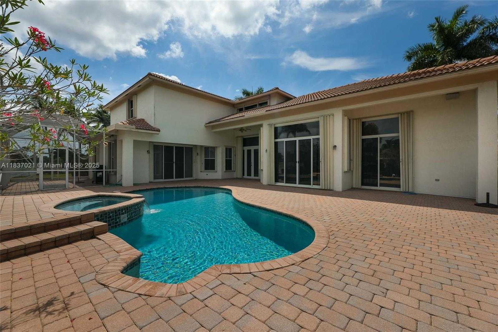 Small Image of 934 GULFSTREAM CT, Weston Number 23