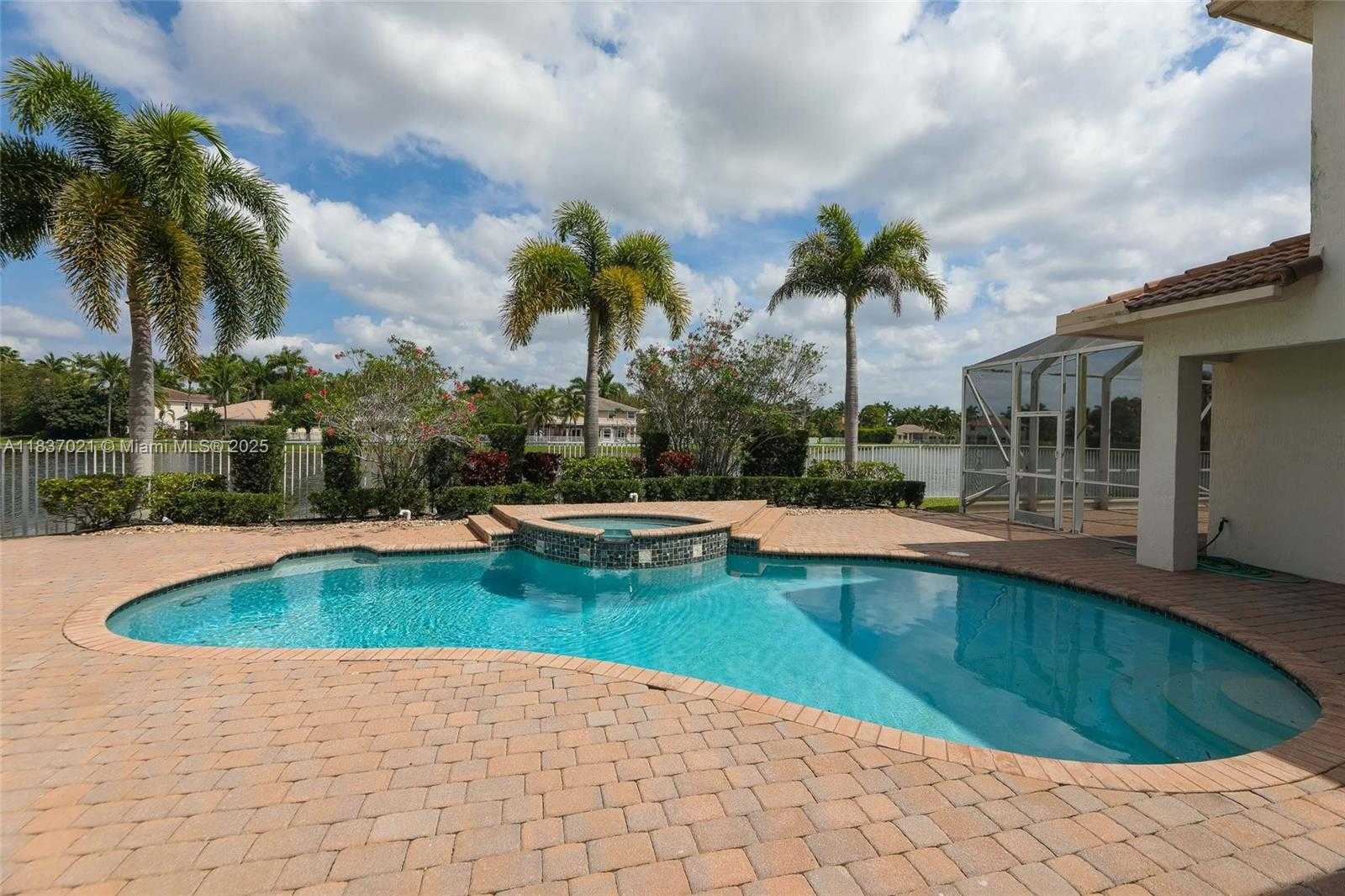 Small Image of 934 GULFSTREAM CT, Weston Number 26