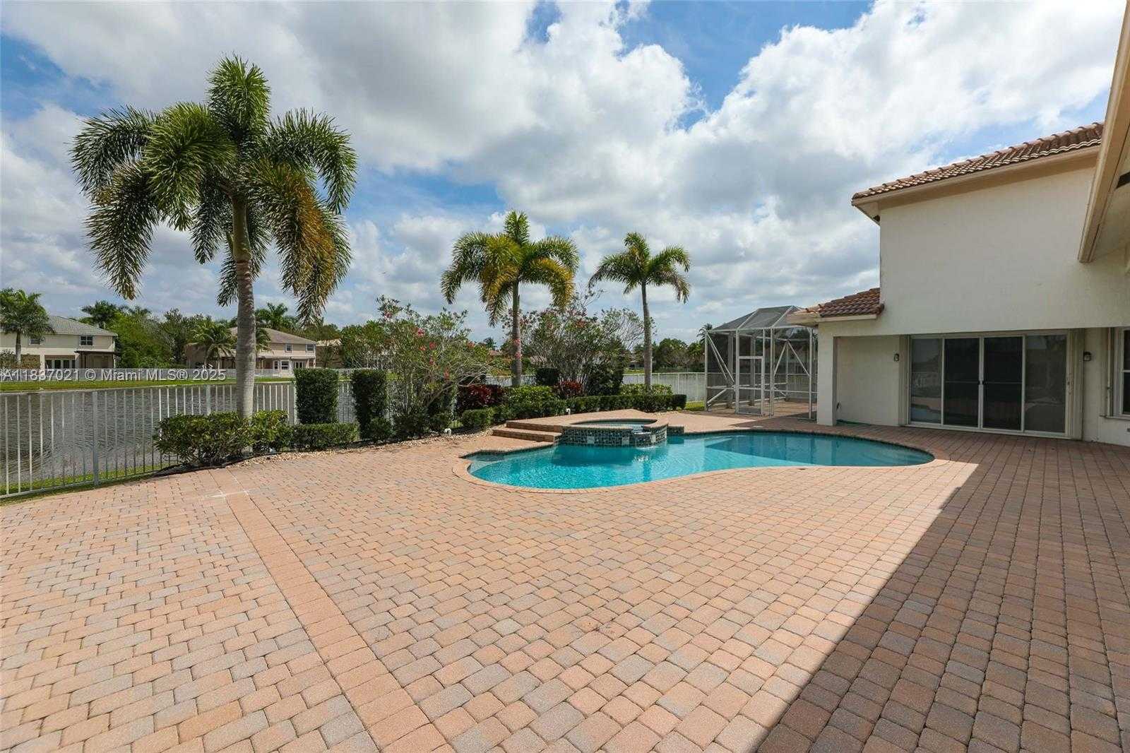 Small Image of 934 GULFSTREAM CT, Weston Number 27