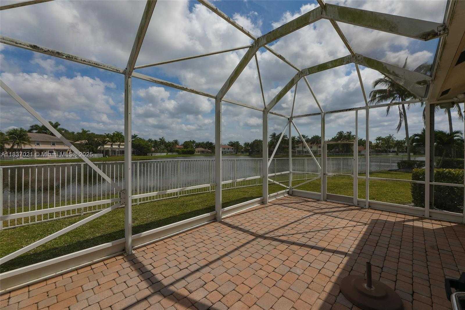 Small Image of 934 GULFSTREAM CT, Weston Number 33