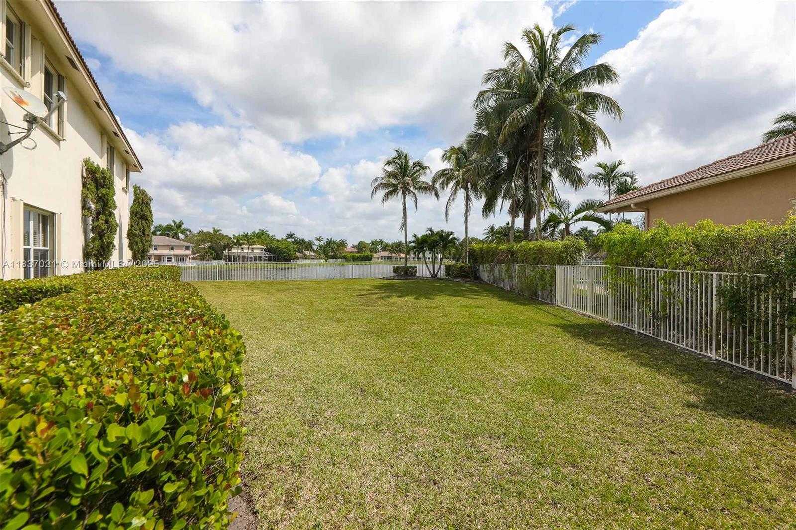 Small Image of 934 GULFSTREAM CT, Weston Number 39