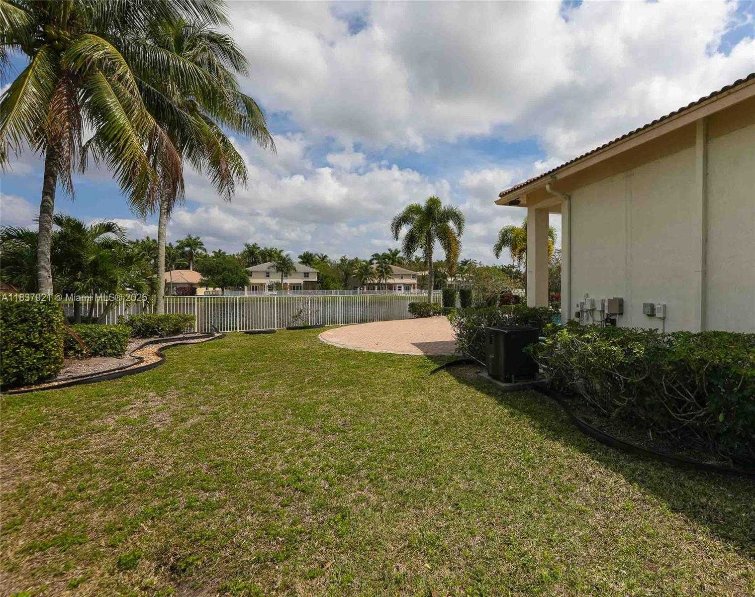 Small Image of 934 GULFSTREAM CT, Weston Number 42