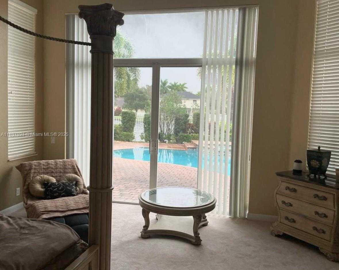 Small Image of 934 GULFSTREAM CT, Weston Number 44