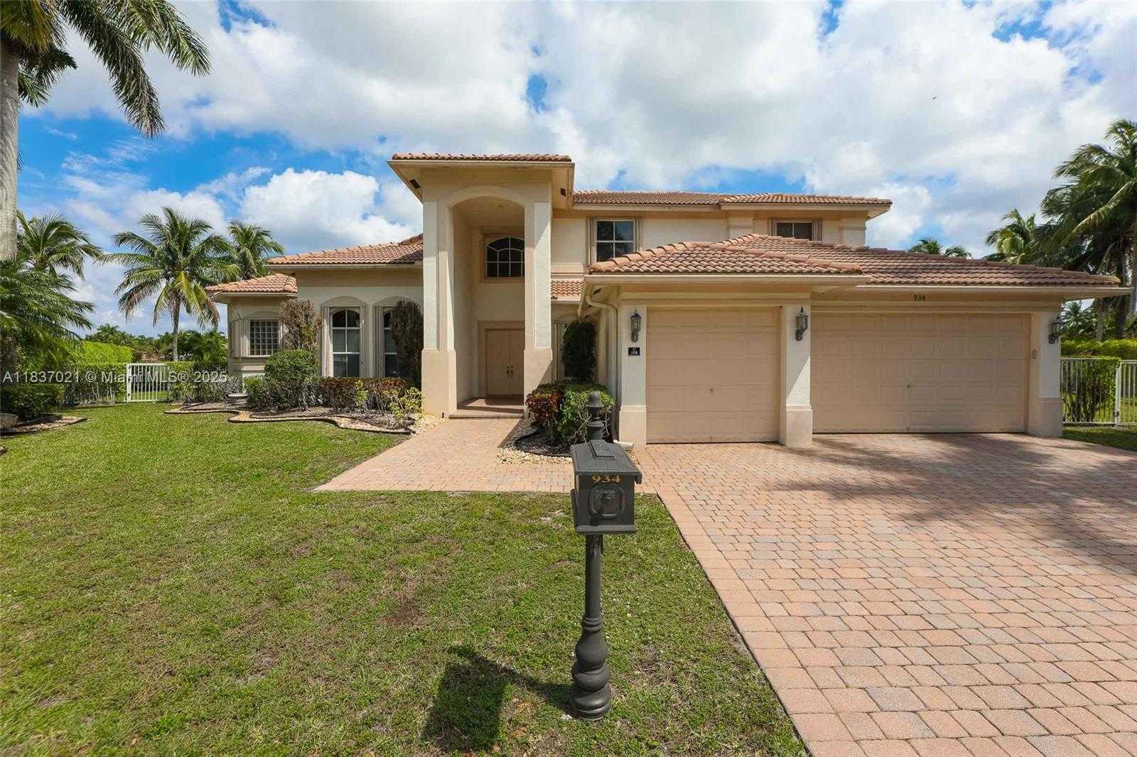 Small Image of 934 GULFSTREAM CT, Weston Number 6