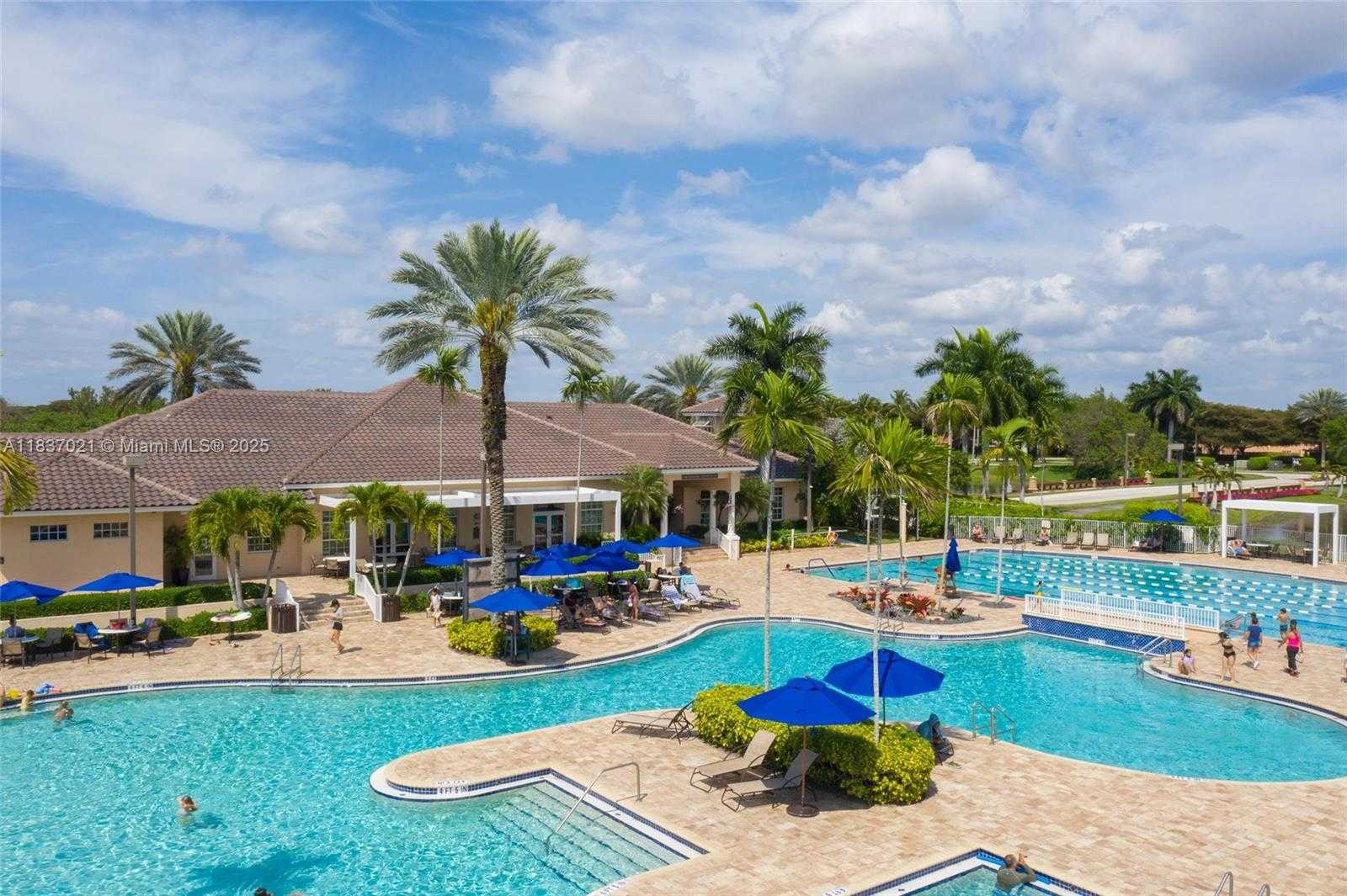 Small Image of 934 GULFSTREAM CT, Weston Number 62