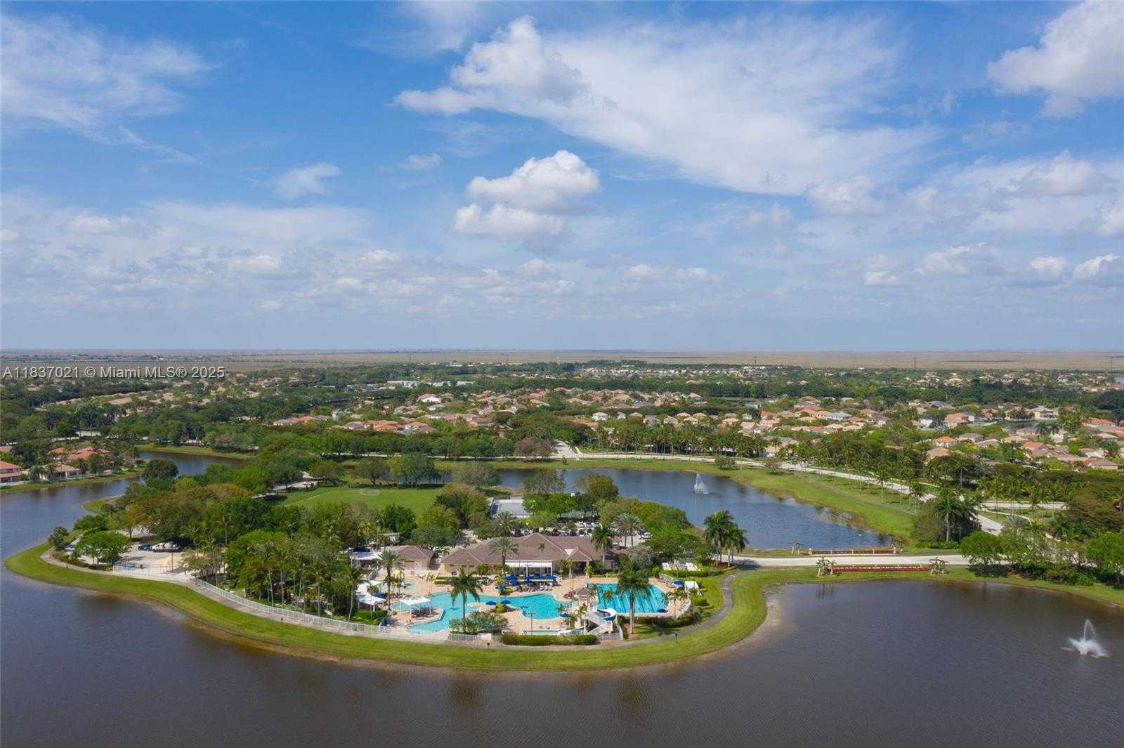 Small Image of 934 GULFSTREAM CT, Weston Number 65