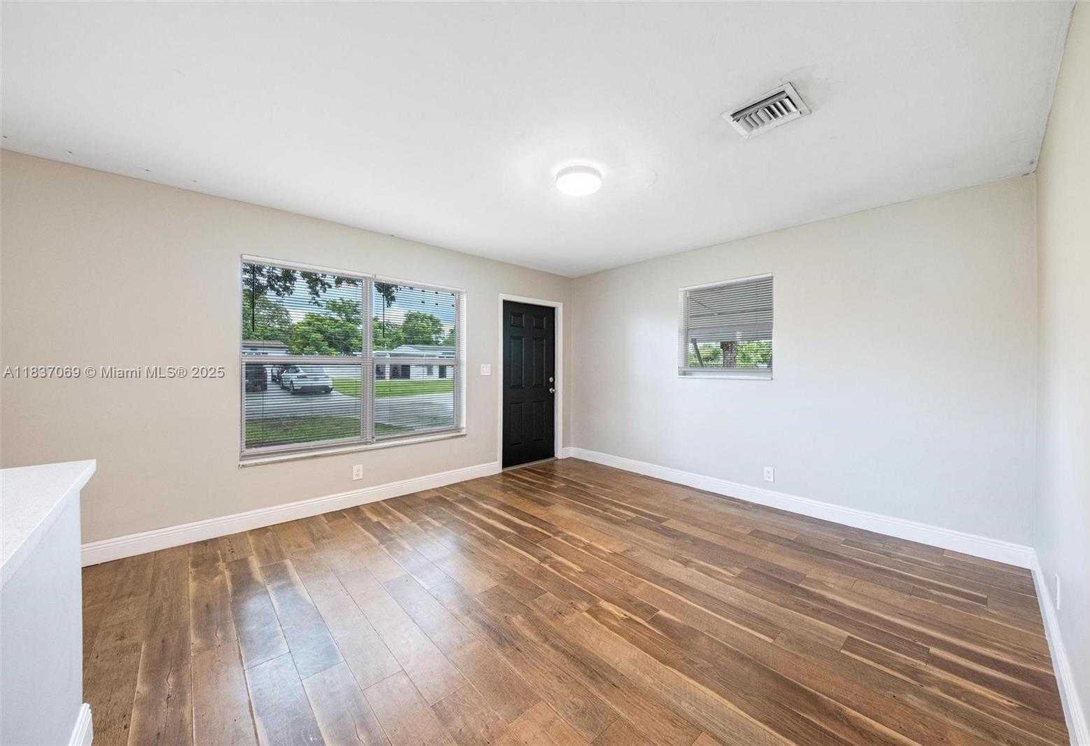 Small Image of 2569 NORTH WEST 61ST AVE, Margate Number 18