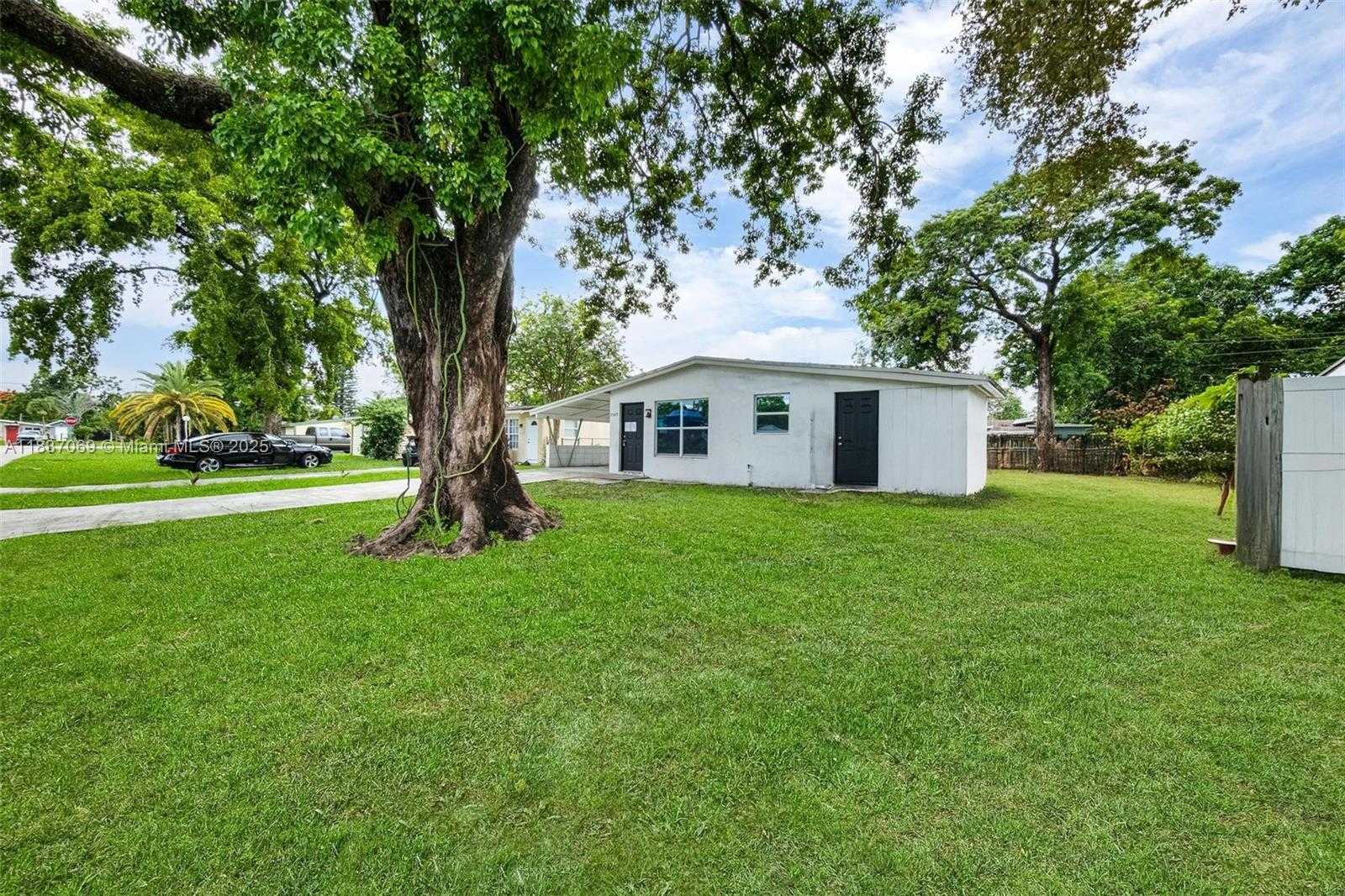 Small Image of 2569 NORTH WEST 61ST AVE, Margate Number 23