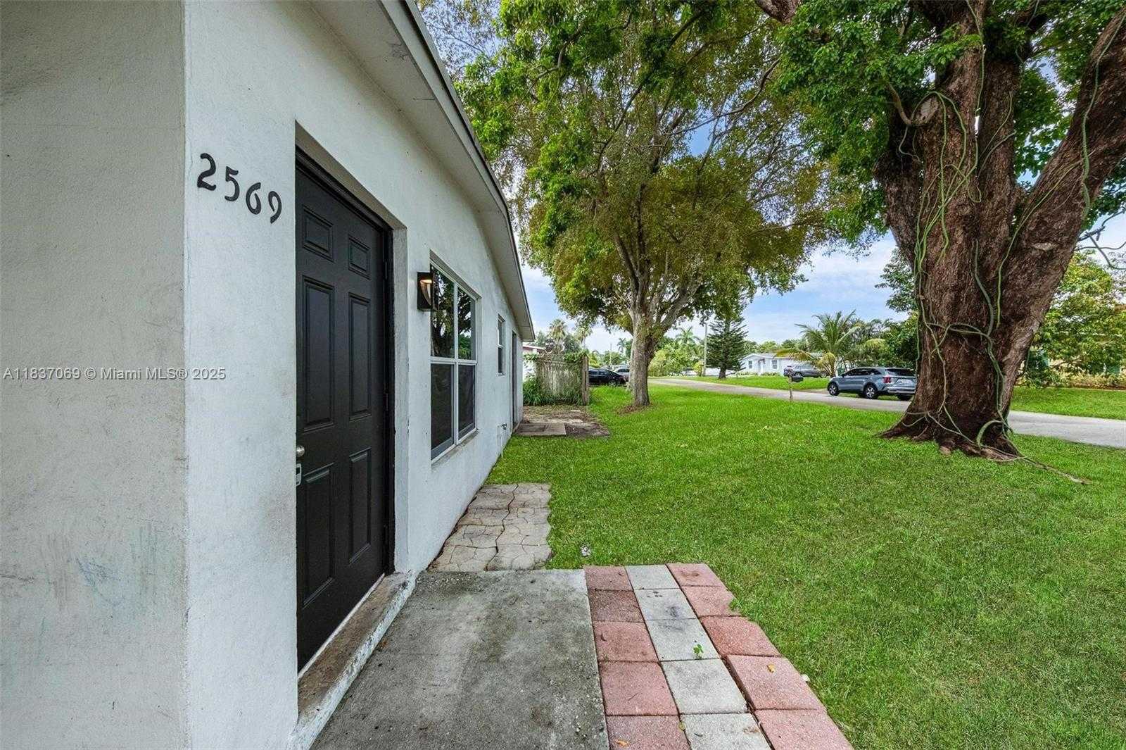 Small Image of 2569 NORTH WEST 61ST AVE, Margate Number 24